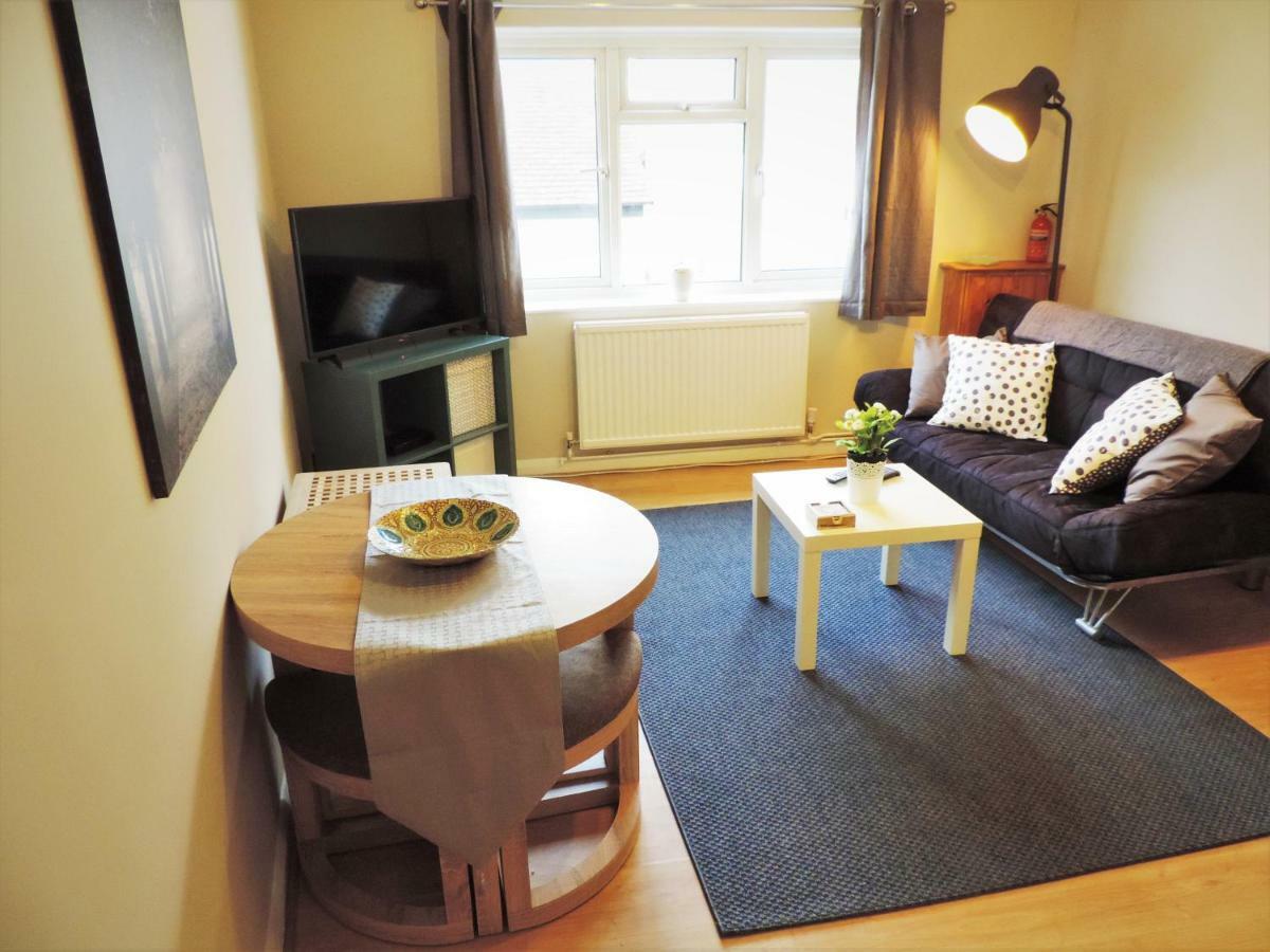 1 Bed Bagshot Pennyhill Accommodation Exteriér fotografie
