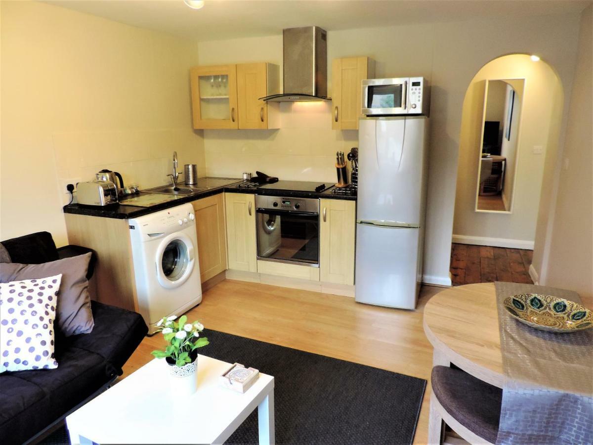 1 Bed Bagshot Pennyhill Accommodation Exteriér fotografie